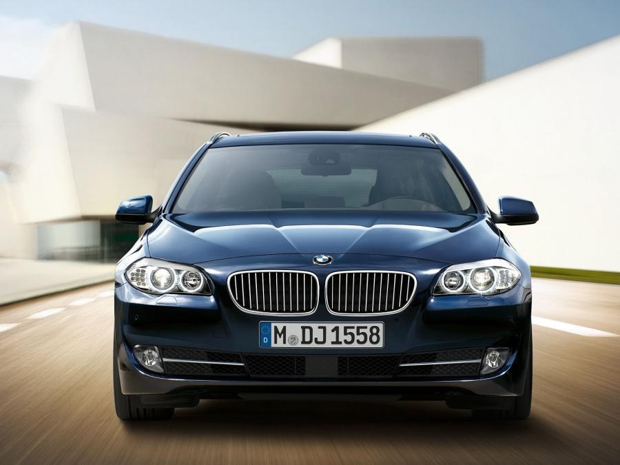  BMW 5-Series Touring 2010 года  (фото 3 из 75)